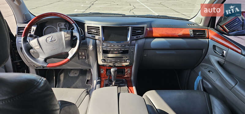 Позашляховик / Кросовер Lexus LX 2008 в Києві