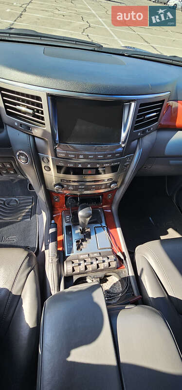 Позашляховик / Кросовер Lexus LX 2008 в Києві