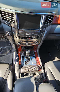 Внедорожник / Кроссовер Lexus LX 2008 в 