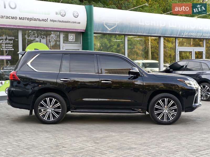 Позашляховик / Кросовер Lexus LX 2017 в Дніпрі