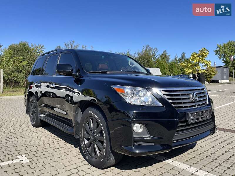 Lexus LX 2011