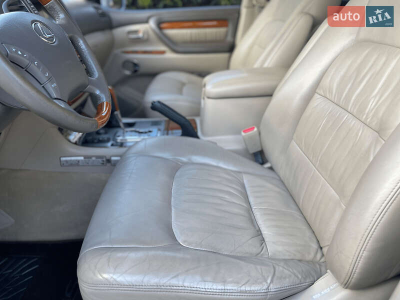 Позашляховик / Кросовер Lexus LX 2006 в Чернівцях