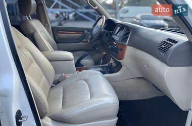 Внедорожник / Кроссовер Lexus LX 2006 в 