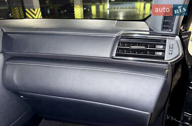 Внедорожник / Кроссовер Lexus LX 2022 в 