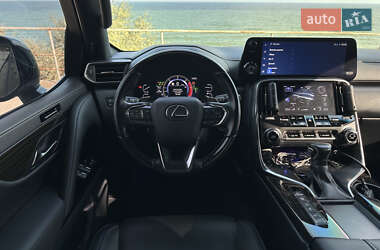Внедорожник / Кроссовер Lexus LX 2022 в 