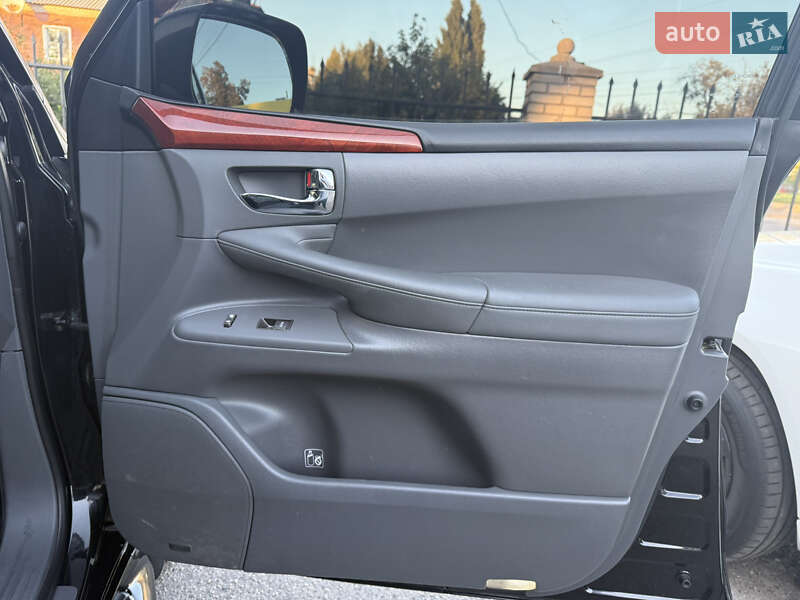 Позашляховик / Кросовер Lexus LX 2009 в Білій Церкві