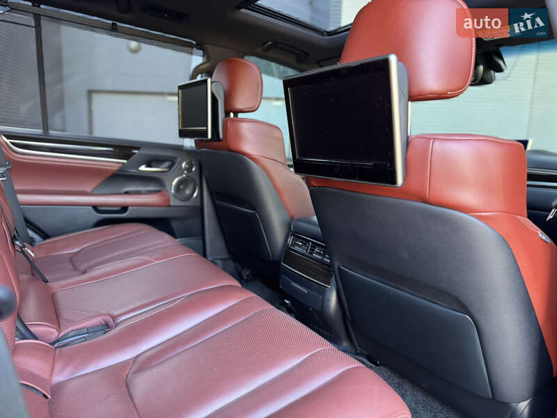 Внедорожник / Кроссовер Lexus LX 2016 в Киеве