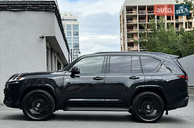 Позашляховик / Кросовер Lexus LX 2022 в 