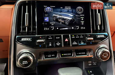 Позашляховик / Кросовер Lexus LX 2022 в 