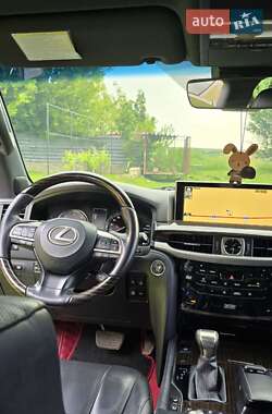 Позашляховик / Кросовер Lexus LX 2018 в 