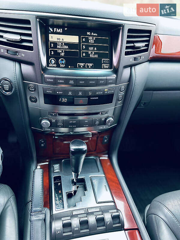 Позашляховик / Кросовер Lexus LX 2008 в Корсунь-Шевченківському