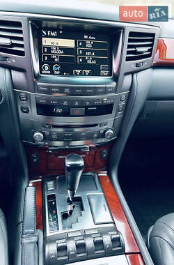 Внедорожник / Кроссовер Lexus LX 2008 в 