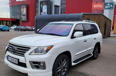 Позашляховик / Кросовер Lexus LX 2013 в 