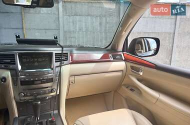 Позашляховик / Кросовер Lexus LX 2008 в 