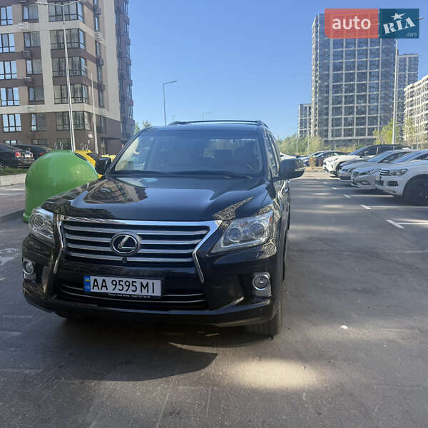 Внедорожник / Кроссовер Lexus LX 2012 в Киеве