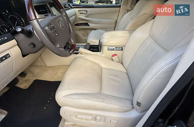 Позашляховик / Кросовер Lexus LX 2012 в 