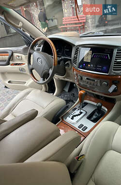 Позашляховик / Кросовер Lexus LX 2006 в 