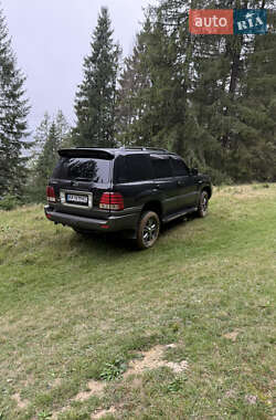 Позашляховик / Кросовер Lexus LX 2004 в 