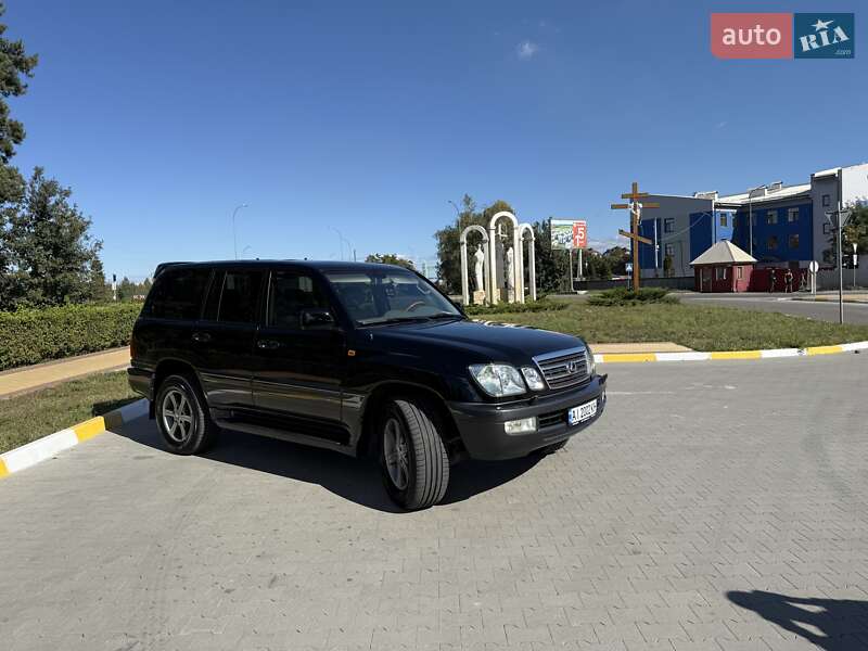 Внедорожник / Кроссовер Lexus LX 2004 в Буче