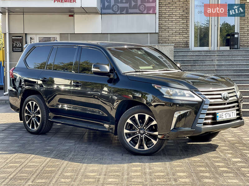 Позашляховик / Кросовер Lexus LX 2017 в Кам'янському