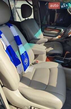 Позашляховик / Кросовер Lexus LX 2004 в 
