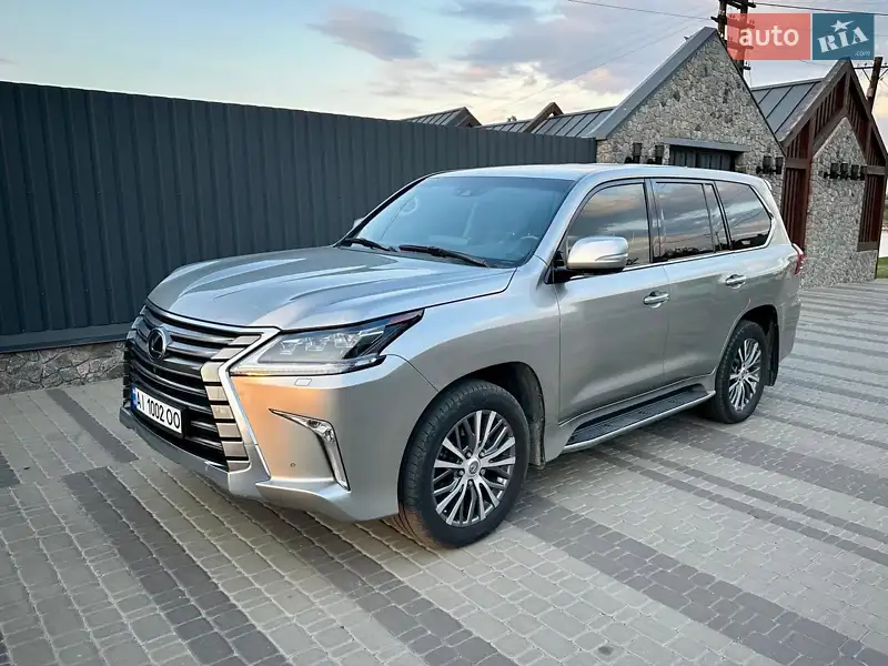 Lexus LX