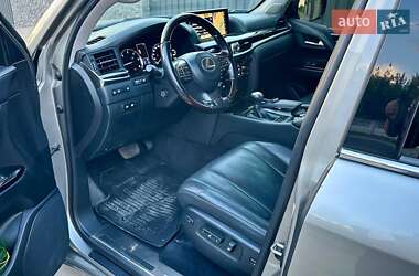 Внедорожник / Кроссовер Lexus LX 2017 в 