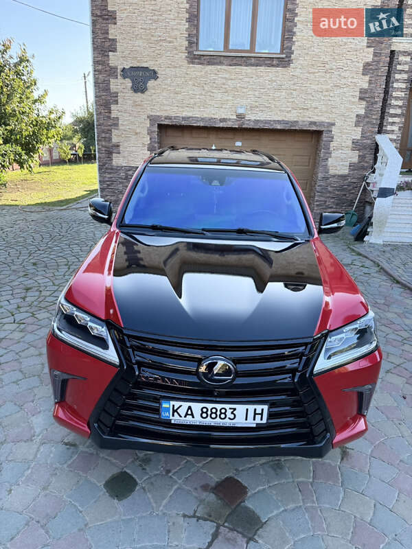 Позашляховик / Кросовер Lexus LX 2017 в Чернівцях