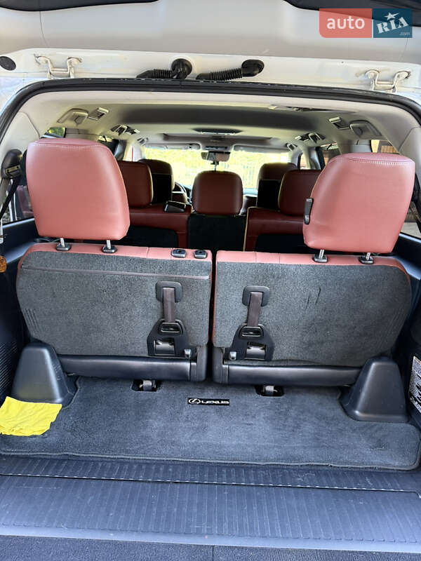 Позашляховик / Кросовер Lexus LX 2017 в Чернівцях