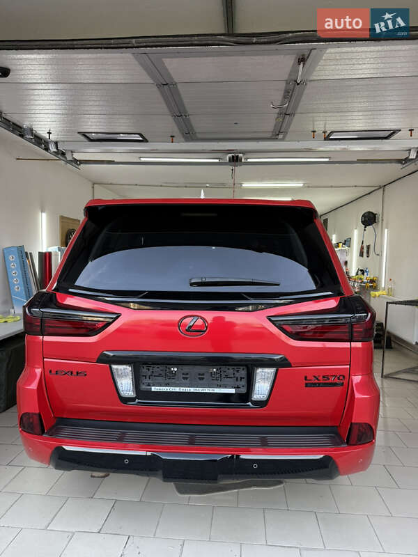 Позашляховик / Кросовер Lexus LX 2017 в Чернівцях