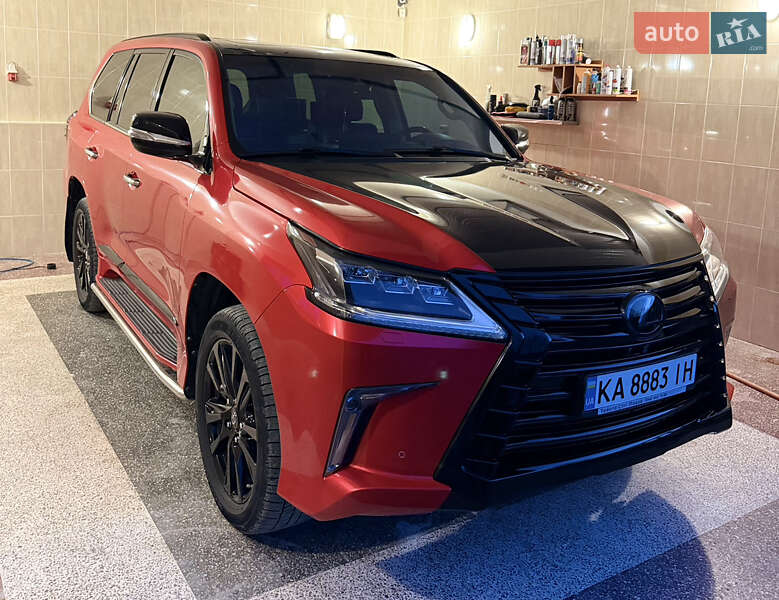 Позашляховик / Кросовер Lexus LX 2017 в Чернівцях