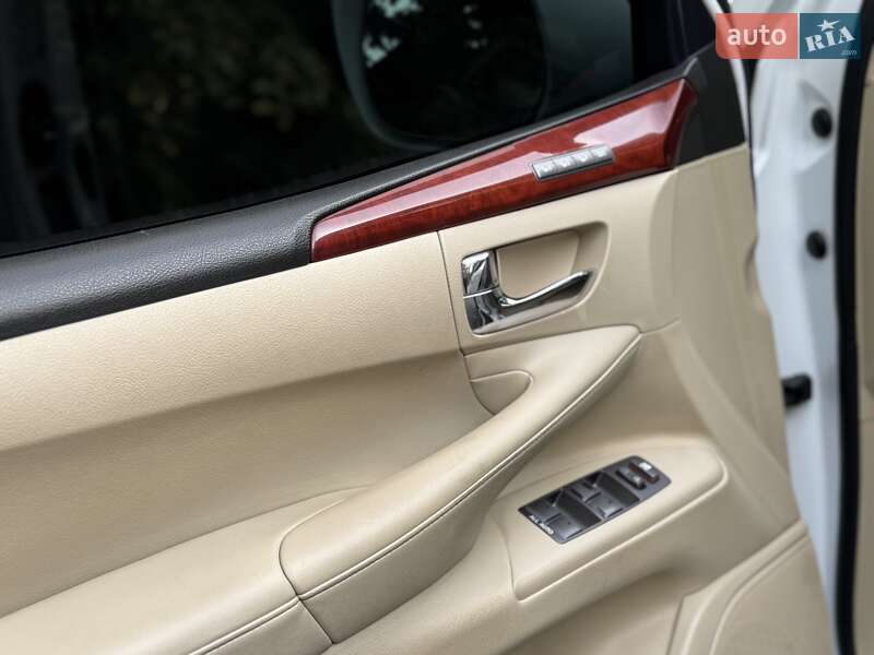 Позашляховик / Кросовер Lexus LX 2008 в Львові