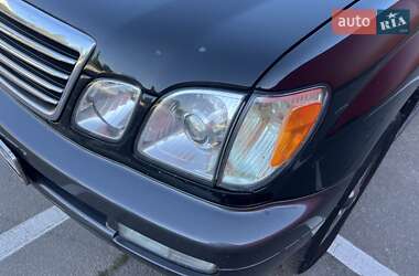 Позашляховик / Кросовер Lexus LX 2005 в 
