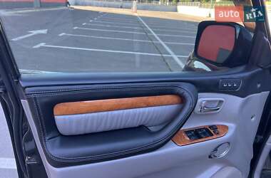 Позашляховик / Кросовер Lexus LX 2005 в 