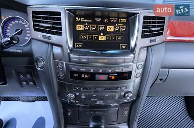 Внедорожник / Кроссовер Lexus LX 2009 в 