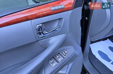 Внедорожник / Кроссовер Lexus LX 2009 в 