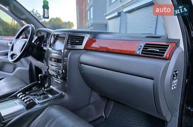 Внедорожник / Кроссовер Lexus LX 2009 в 