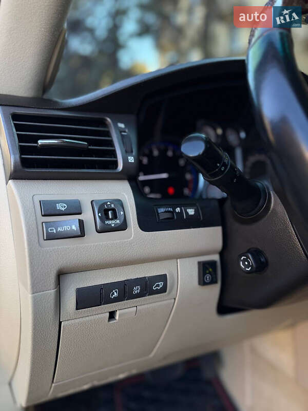 Позашляховик / Кросовер Lexus LX 2008 в Полтаві