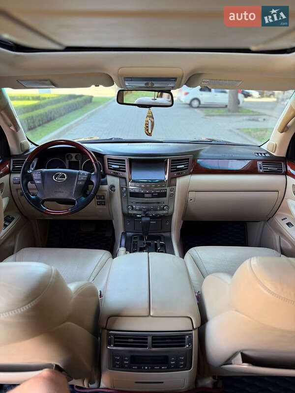 Позашляховик / Кросовер Lexus LX 2008 в Полтаві