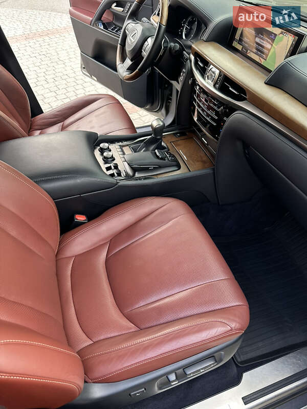 Позашляховик / Кросовер Lexus LX 2016 в Дніпрі фото 41 Позашляховик / Кросовер Lexus LX 2016 в Дніпрі