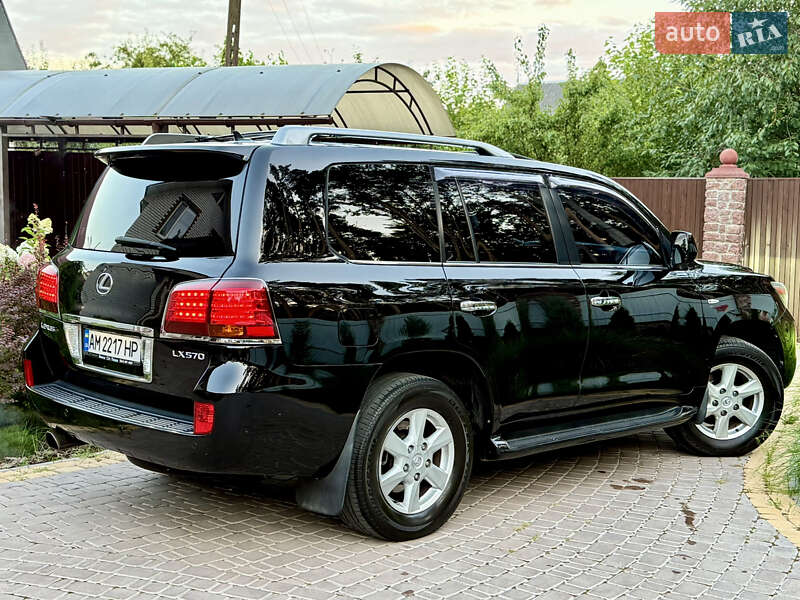 Позашляховик / Кросовер Lexus LX 2010 в Житомирі