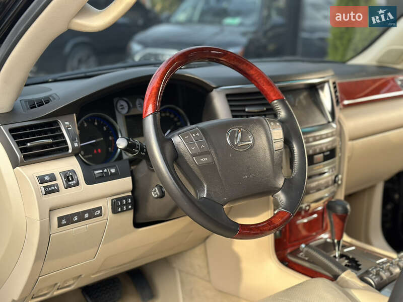 Позашляховик / Кросовер Lexus LX 2008 в Харкові