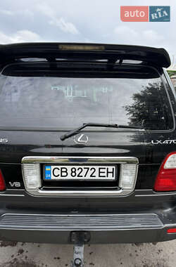 Позашляховик / Кросовер Lexus LX 2005 в 