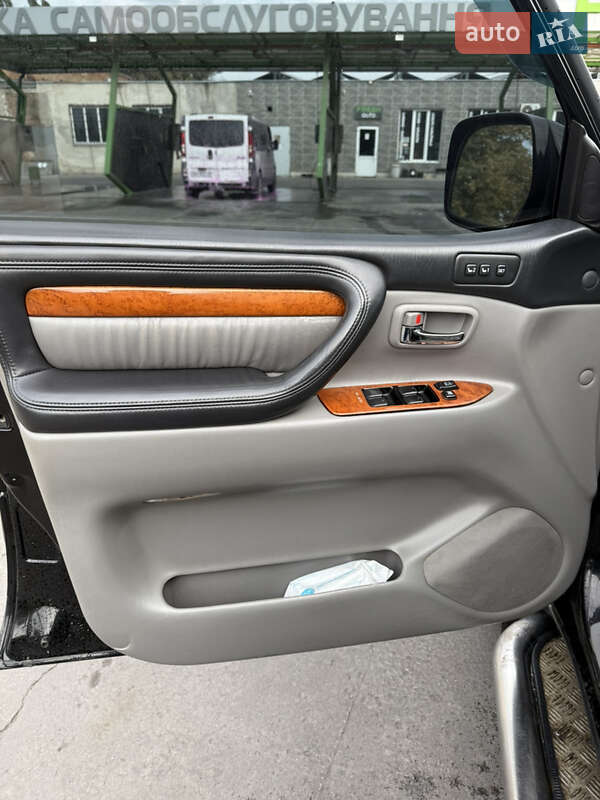 Позашляховик / Кросовер Lexus LX 2005 в Чернігові