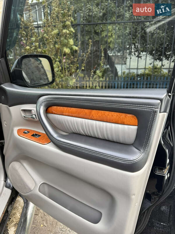 Позашляховик / Кросовер Lexus LX 2005 в Чернігові