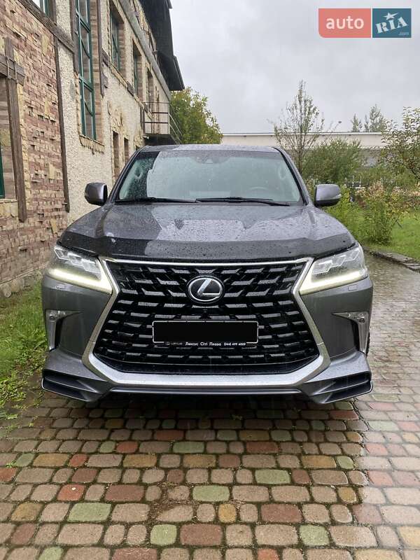 Позашляховик / Кросовер Lexus LX 2016 в Івано-Франківську