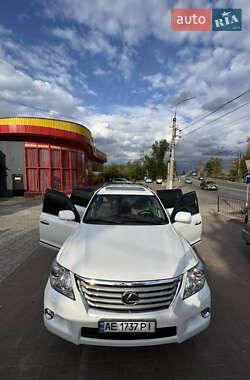 Позашляховик / Кросовер Lexus LX 2008 в 