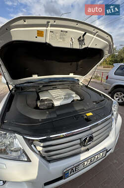 Позашляховик / Кросовер Lexus LX 2008 в 