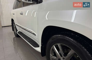 Позашляховик / Кросовер Lexus LX 2012 в 