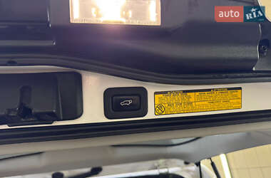 Позашляховик / Кросовер Lexus LX 2012 в 
